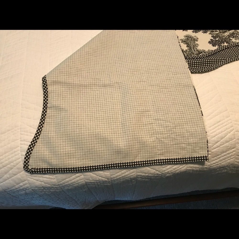 Window valance - Picture 3 of 3